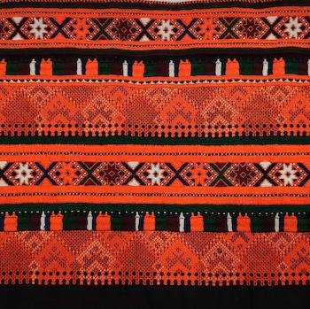 «طرح اصیل زی‌آستین بلوچ با نخ رنگی سنتی»